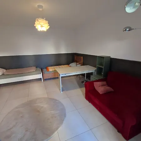 24 7 Check In Apartment *
