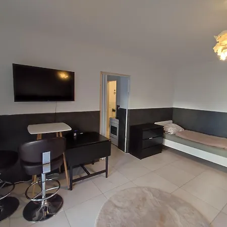 24 7 Check In Apartment *